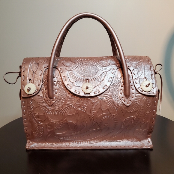 在庫あり即日出荷 GRACE CONTINENTAL CARVING TRIBES BAG 【公式通販】